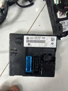 HỘP Audi Q7-4L0907289A