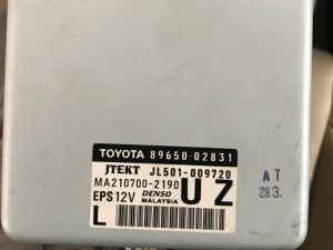 HỘP LÁI TOYOTA ALTIS 89650-02831