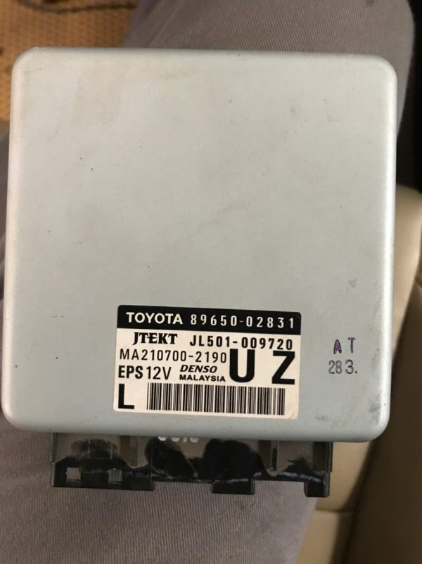 HỘP LÁI TOYOTA ALTIS 89650-02831