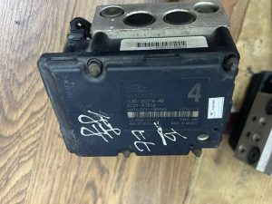 CỤM ABS Ford Escape YL8T-2C219-AB