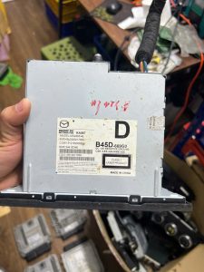 HỘP ĐẦU DVD MAZDA3 B45D-669G0