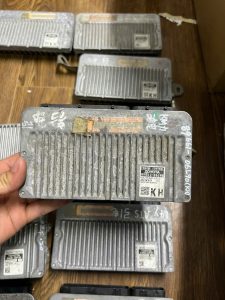 HỘP ĐIỀU KHIỂN ĐỘNG CƠ TOYOTA CAMRY 89661-06L90