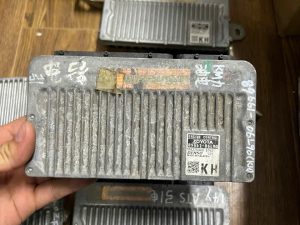 HỘP ĐIỀU KHIỂN ĐỘNG CƠ TOYOTA CAMRY 89661-06L90