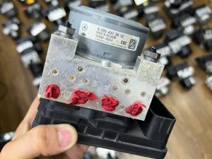 CỤM ABS MERCEDES BENZ A2054313612