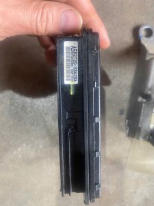 CẦU CHÌ TOYOTA CAMRY 82720-33420A