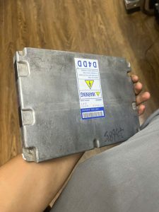 HỘP ĐIỀU KHIỂN ĐỘNG CƠ HYUNDAI COUNTY 39100-45800