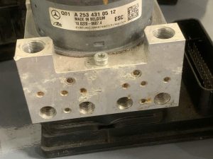 A2534310512 CỤM PHANH ABS MERCEDES-BEN W205 C-CLASS