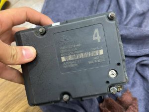 CỤM ABS Ford Escape YL8T-2C219-AB