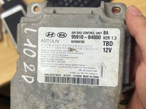 HỘP TÚI KHÍ i10 95910-B4000
